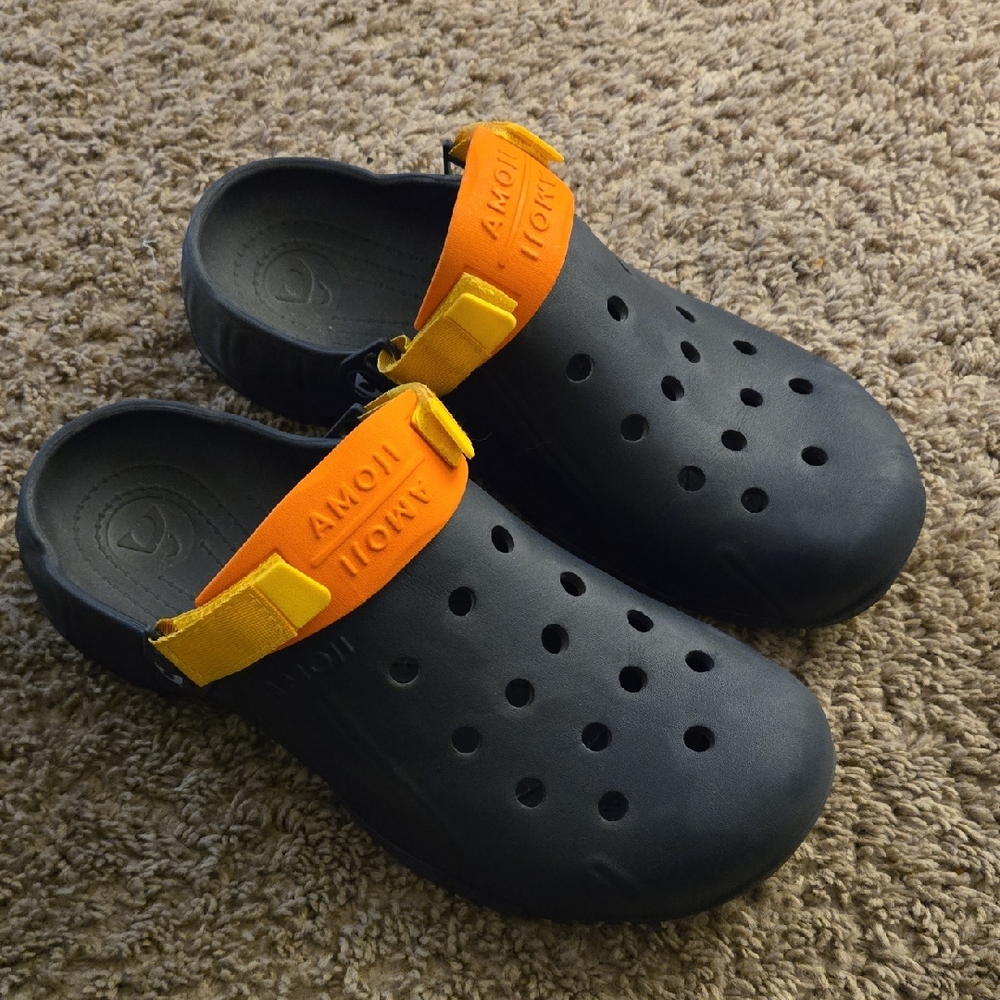 Amoji Clogs